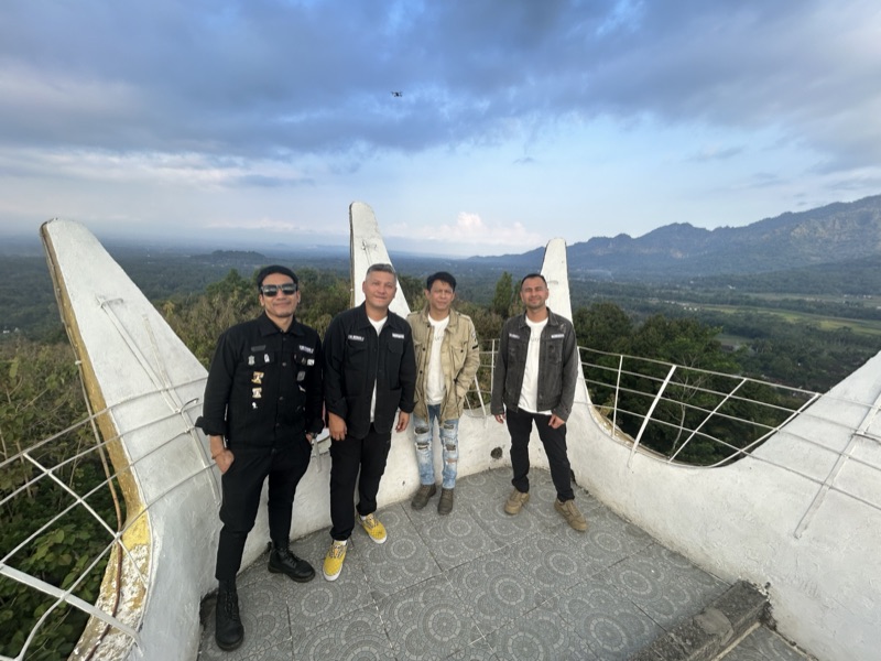 Ariel Gading Desta Raffi di Kedai Bukit Rhema