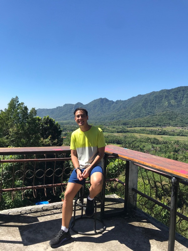 VJ Daniel Mananta di Kedai Bukit Rhema