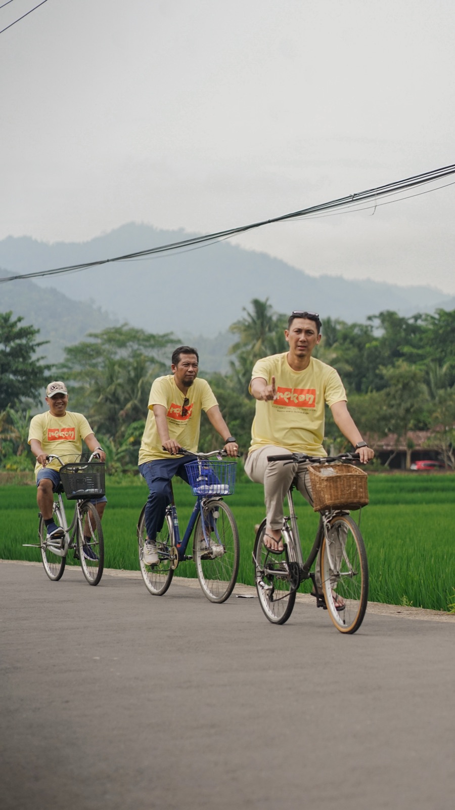 Aksi gowes Borobudur